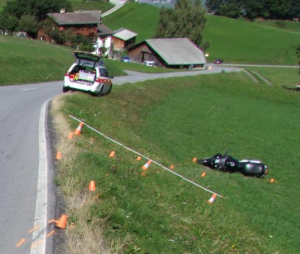 Motorradunfall in Flerden im Domleschg (Foto: Kapo Graubünden)
