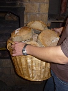 Das leckere Brot aus dem Holzofen aus Obermutten. (Symbolbild)