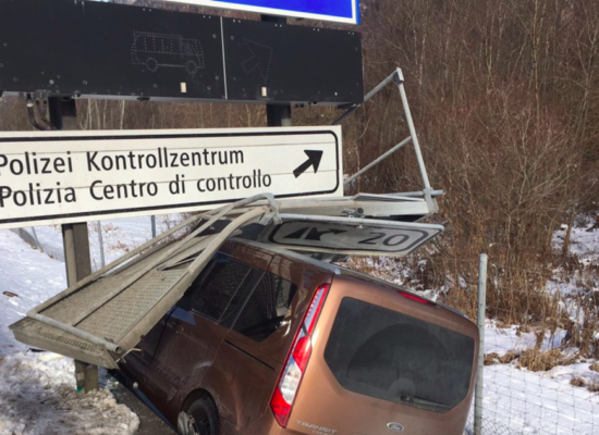 Unfall auf A13 in Rothenbrunnen