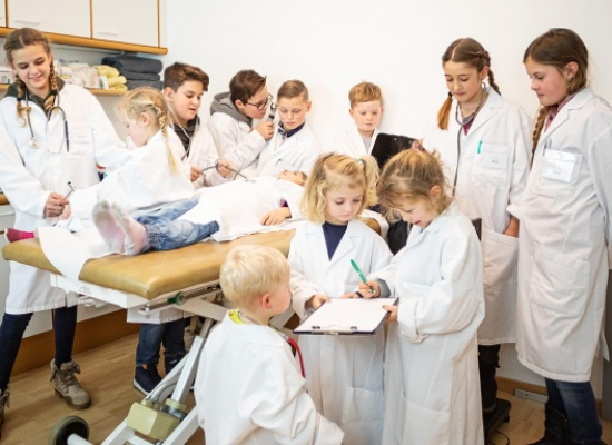 Domleschg / Mittelbünden: Kinderarztpraxis in Thusis gesichert