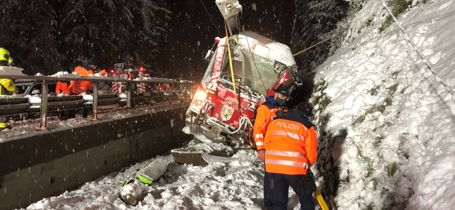 Sils im Domleschg: Zug entgleist + Lokführerin mittelschwer verletzt