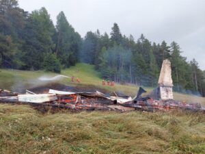 Brand in Scheid: Maiensäss von Feuer zerstört