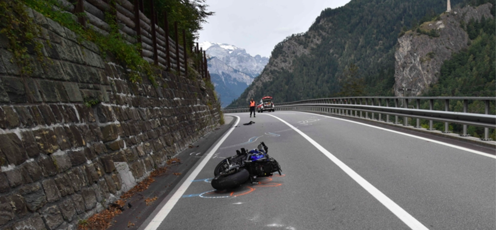 Motorradunfall zwischen Rhäzüns und Rothenbrunnen