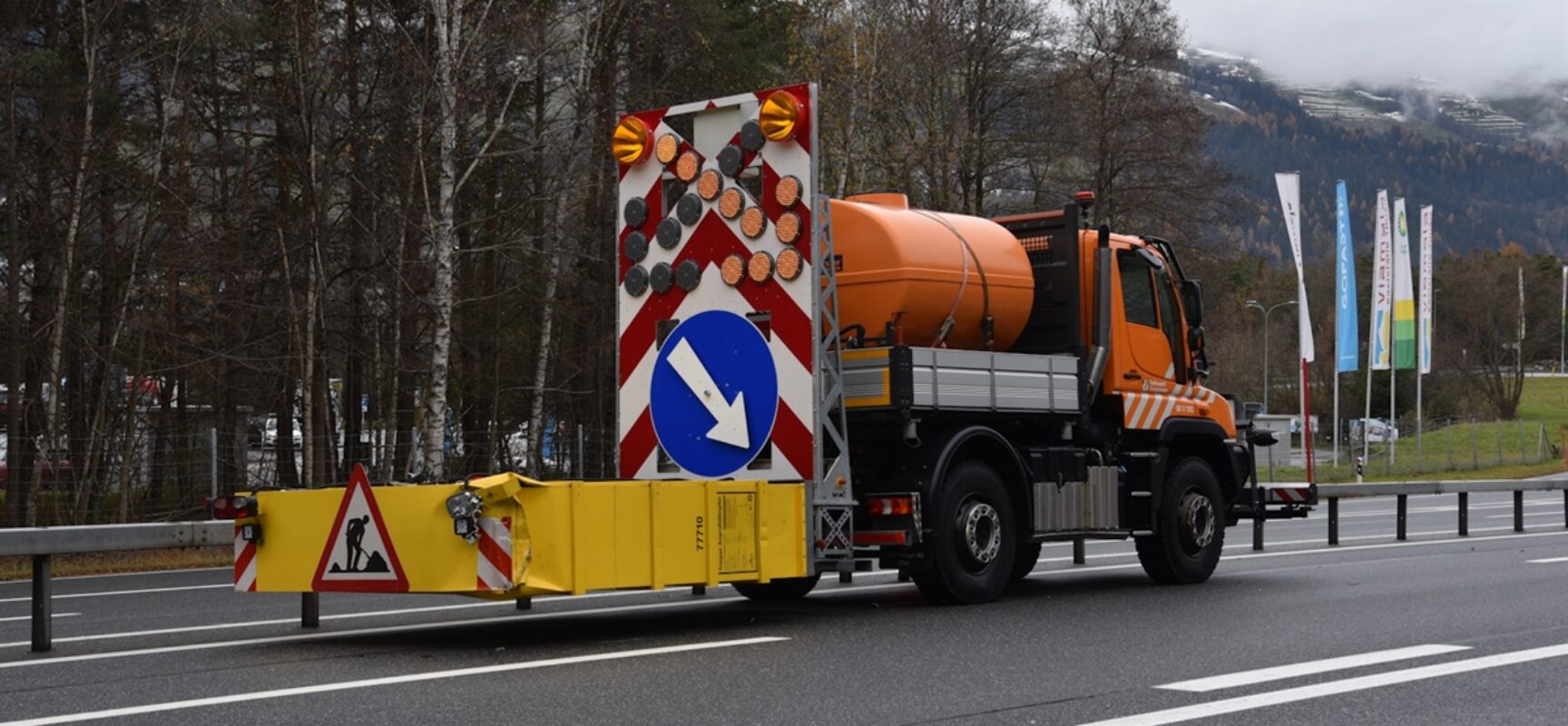 Thusis: Kapo sucht Halter eines silbergrauen Toyota mit Schaden vorne links
