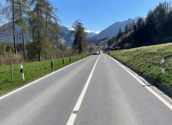 Cazis: Autolenker ohrfeigt Velofahrer