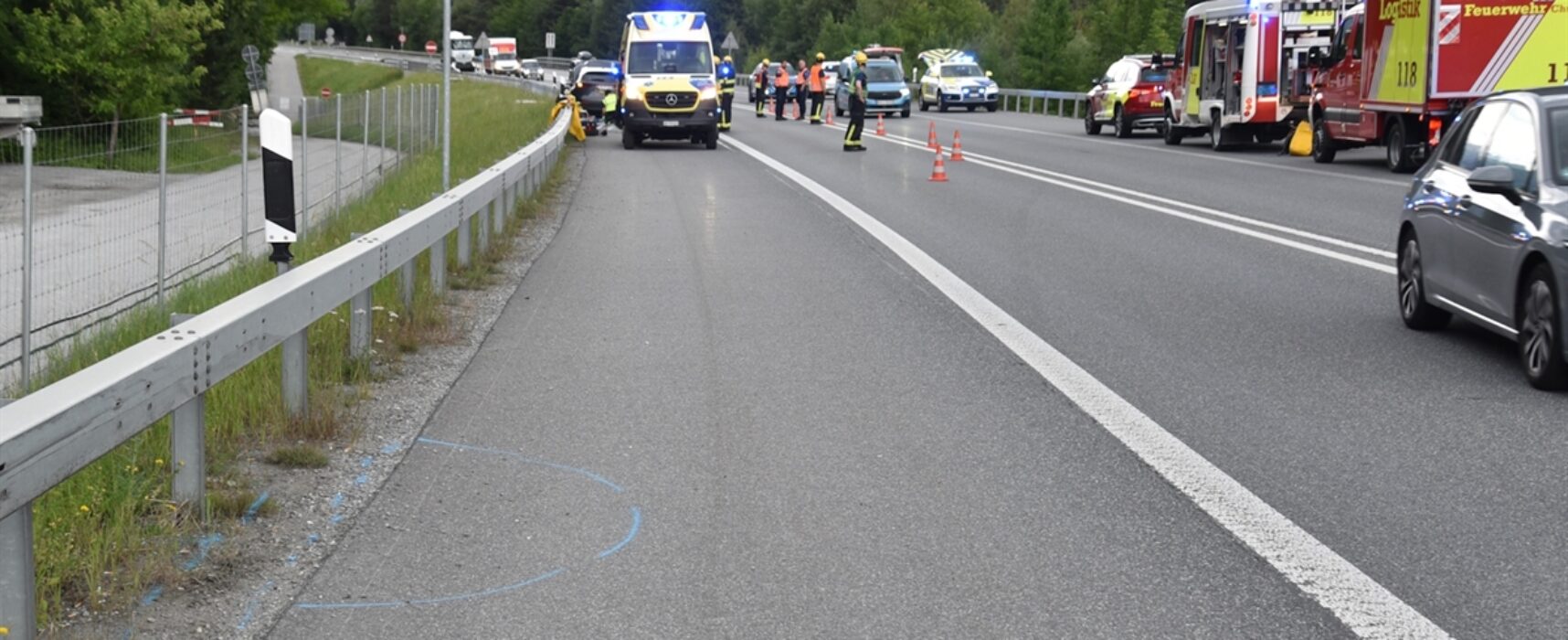 Rothenbrunnen: Selbstunfall auf Autostraße A13